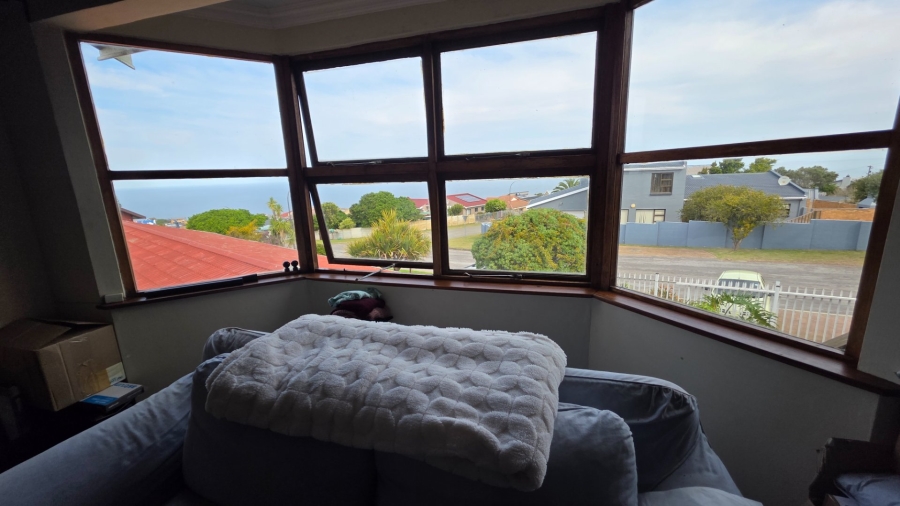 6 Bedroom Property for Sale in Dana Bay Western Cape